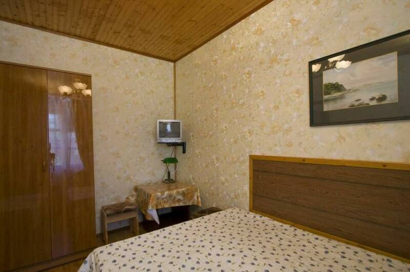 Двухкомнатный номер 5, 5чел. (2 этаж)