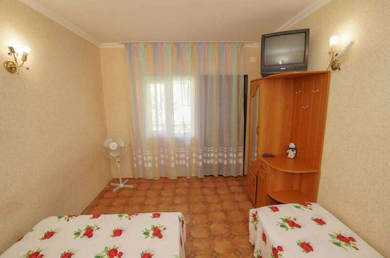 Номер «Комфорт» со всеми удобствами и балконом