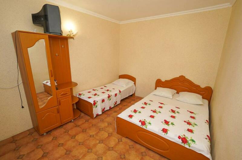 Номер «Комфорт» со всеми удобствами и балконом