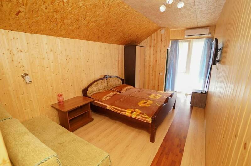 Трёхместный номер с панорамным видом на море № 13