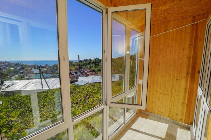 Трёхместный номер с панорамным видом на море № 13