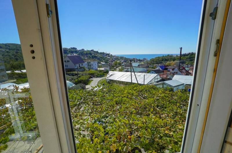 Трёхместный номер с панорамным видом на море № 13