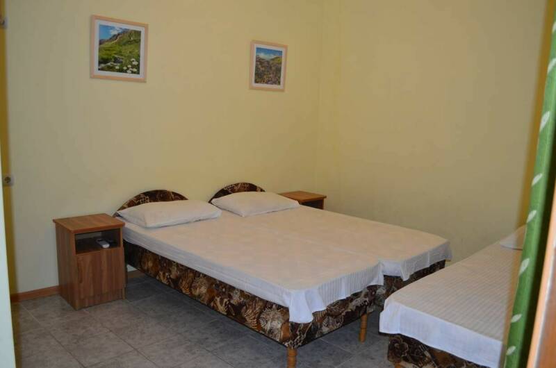 Трехместный номер с удобствами на первом этаже