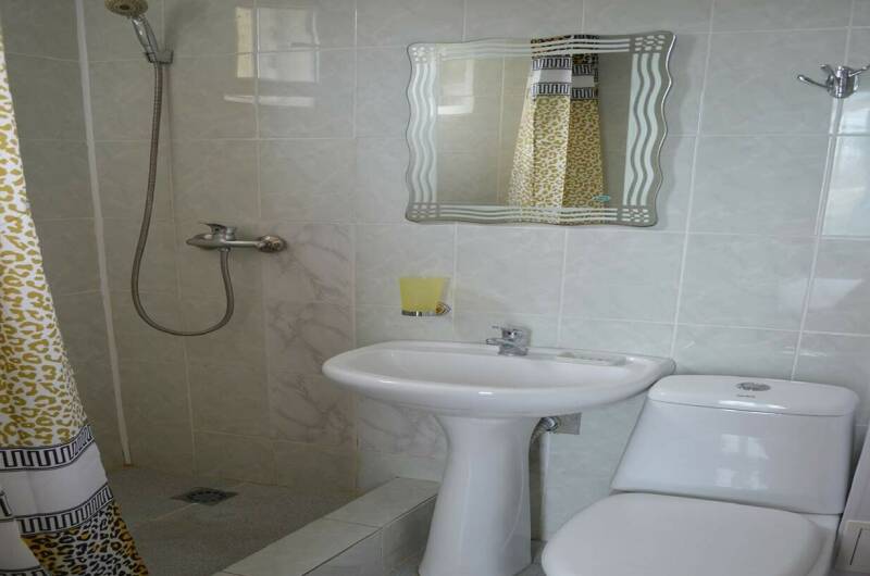 Трехместный номер с удобствами на первом этаже