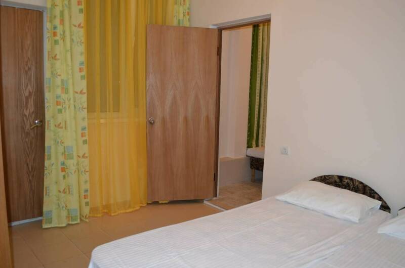 Двухкомнатный номер на первом этаже