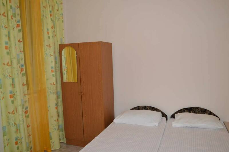 Двухкомнатный номер на первом этаже