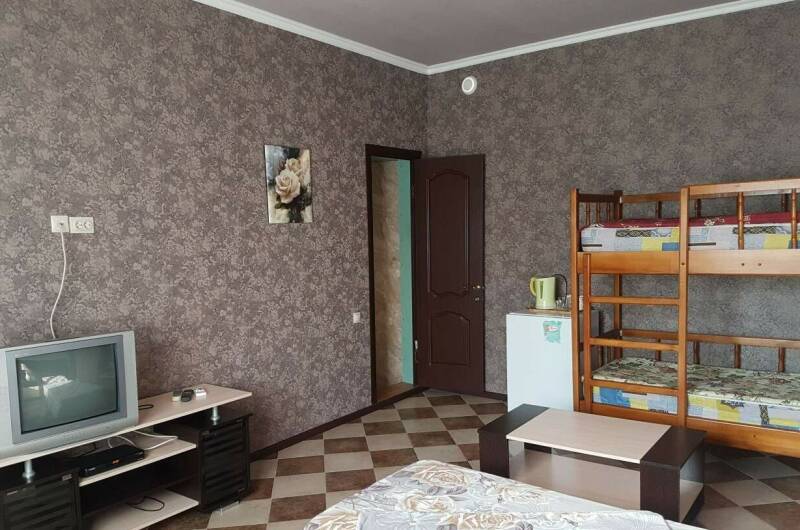 4-х местная комната с выходом на детскую площадку