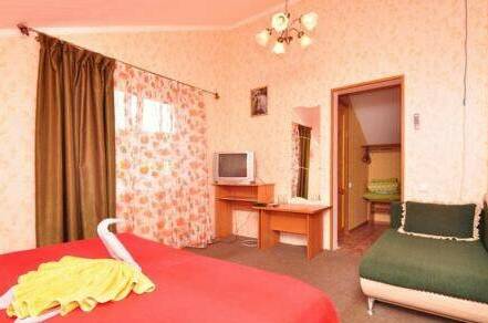 Трехместный без балкона с душем в номере