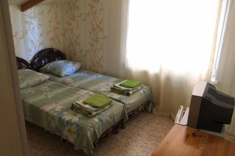 № 2 Трехместный с видом на горы