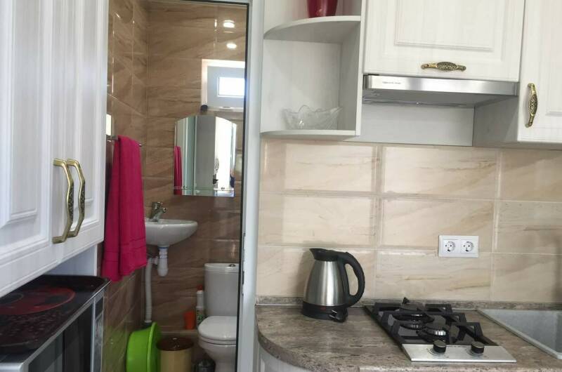 Ст-витраж2−3-4ч.Балкон.Ванна, с/уз.Кухня в номере