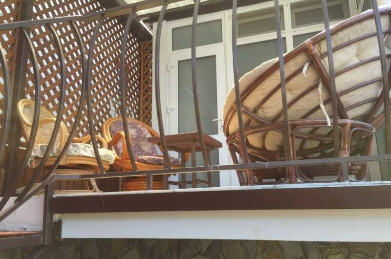 Ст-витраж2−3-4ч.Балкон.Ванна, с/уз.Кухня в номере