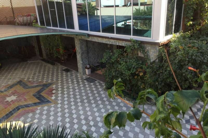 Ст-витраж2−3-4ч.Балкон.Ванна, с/уз.Кухня в номере