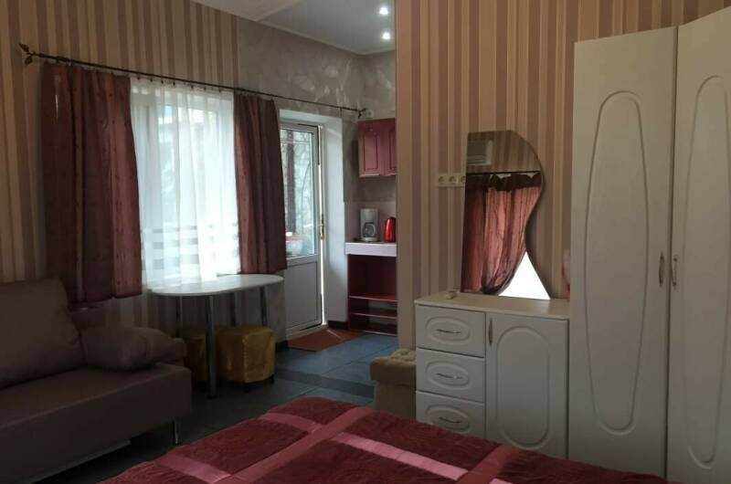 Студия-комфорт -кухня, ванная, с/у для 4х Веранда