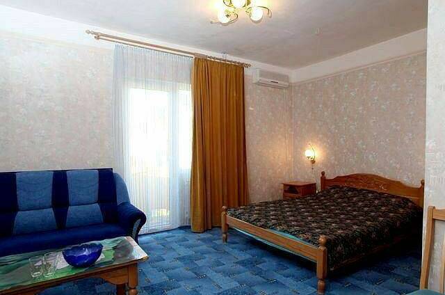 Однокомнатный 2−4-х местный