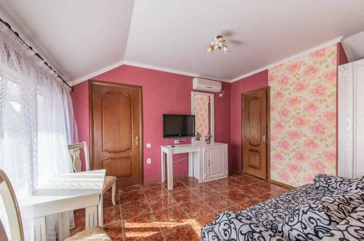 Двухкомнатный номер на 4 человека «Люкс»