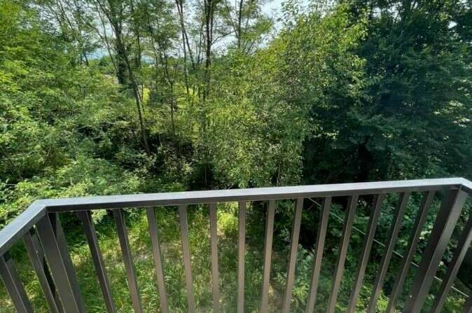 Трехместный номер с собственной ванной комнатой