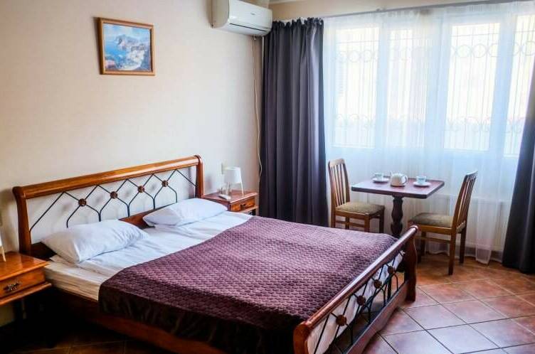 Номер 4 стандарт с видом во двор