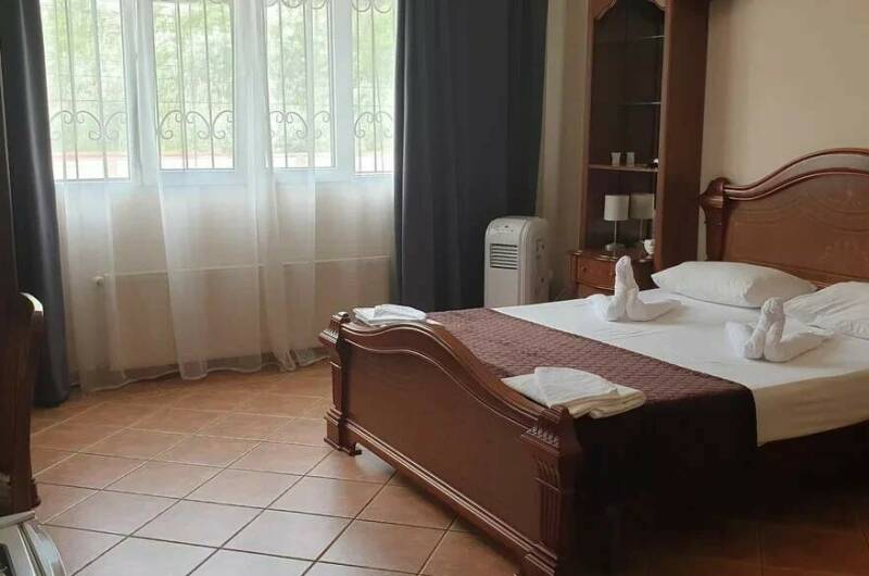 Номер 5 стандарт с видом во двор