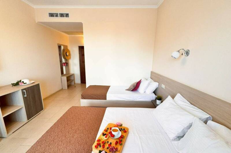 3х местный полулюкс с балконом