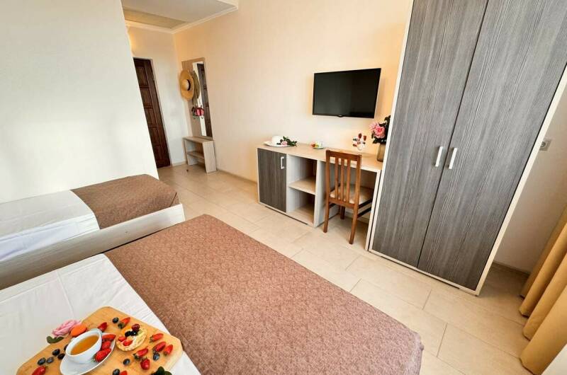 3 местный полулюкс с балконом и видом на море