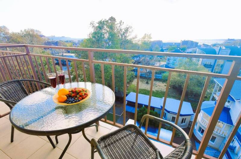 3 местный полулюкс с балконом и видом на море