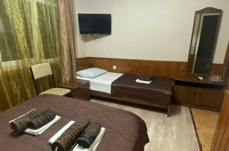 Трехместный номер с общей ванной