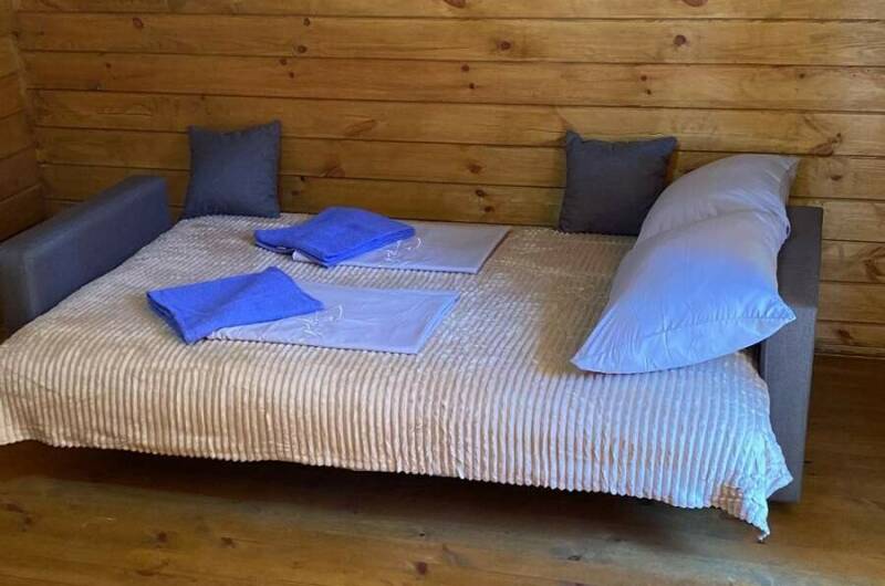 Домик на 4 человека с удобствами и верандой