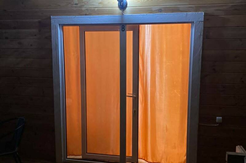 Домик на 2 человека с удобствами и верандой