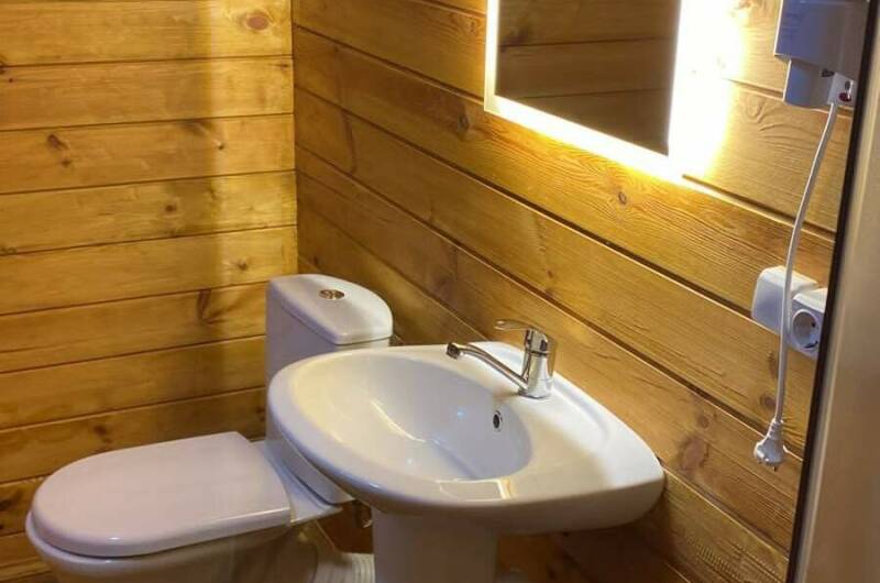 Домик на 3 человека с удобствами и верандой