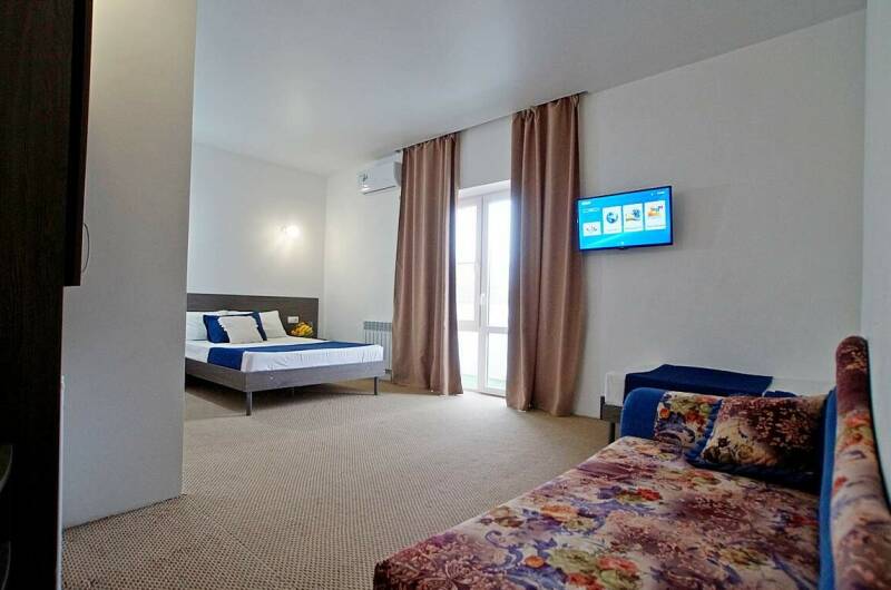 Четырехместный стандарт с балконом