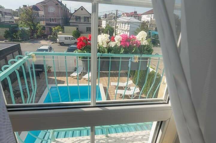 Трехместный, третий этаж, без балкона