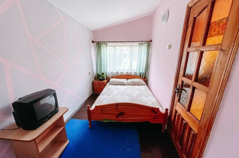 Домик 1-этажный 5-ти местный