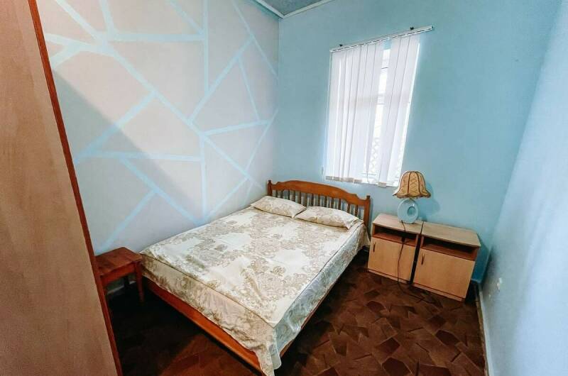 2-комн 5-местный дом со своим двором и мангалом