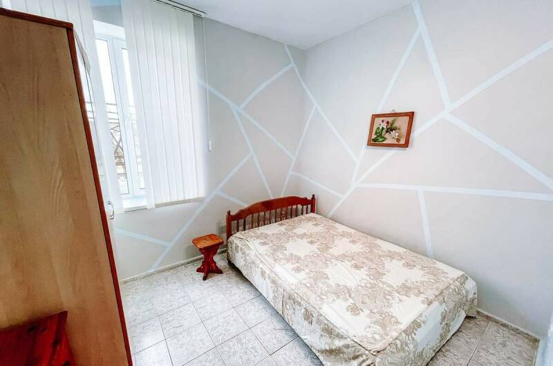 2-комн 5-местный дом со своим двором и мангалом