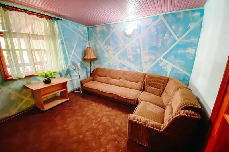 4-х комнатный 8-местный домик со своим двором