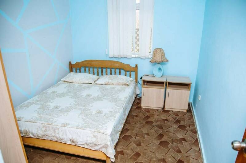 4-х комнатный 8-местный домик со своим двором