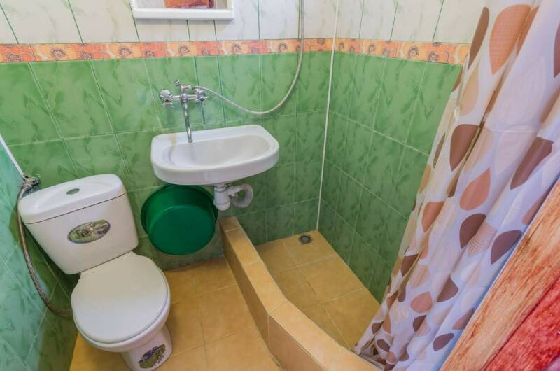 «Цветы» 4-х местный номер с удобствами