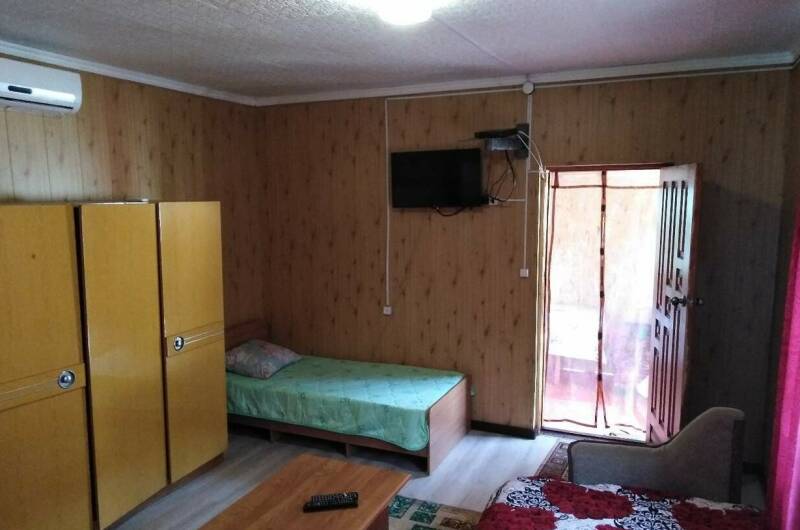 «Цветы» 4-х местный номер с удобствами