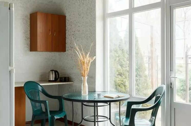 Апартаменты с кухней (3 номера и прихожая)