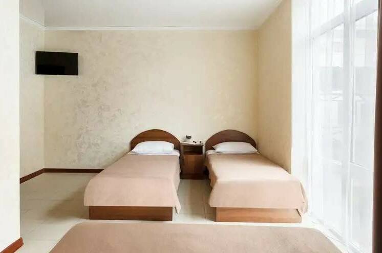 Апартаменты с кухней (3 номера и прихожая)