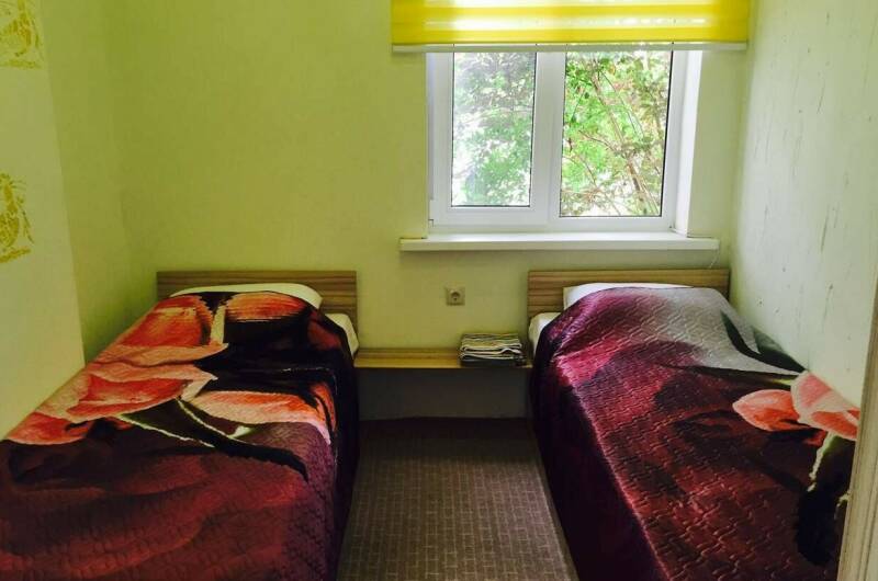 «Эконом» 2-х местный (разд. кровати, с/у на улице)