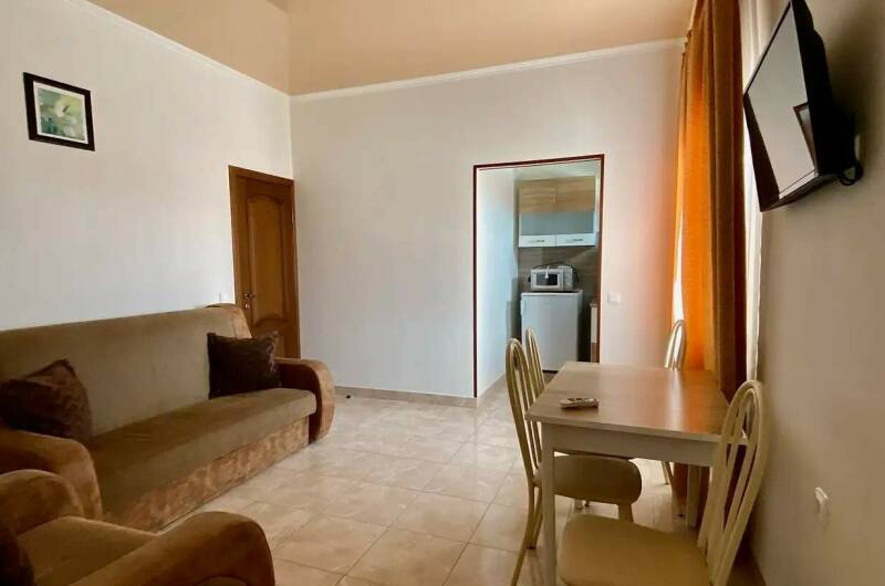 Шестиместные «Апартаменты» с кухней