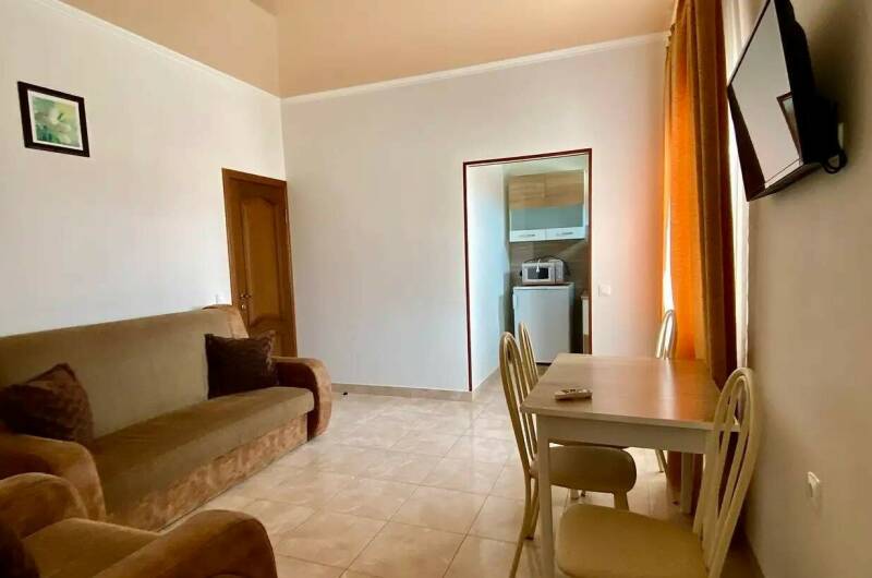 Шестиместные «Апартаменты» с кухней