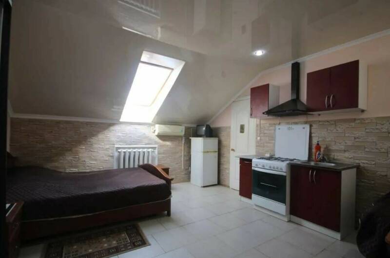 Студия с кухней трёхместная