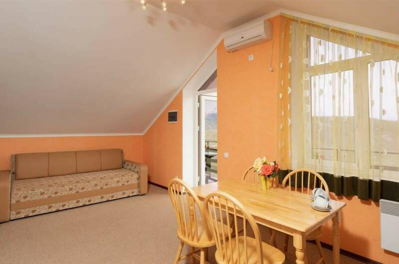 Двухкомнатный номер в мансарде