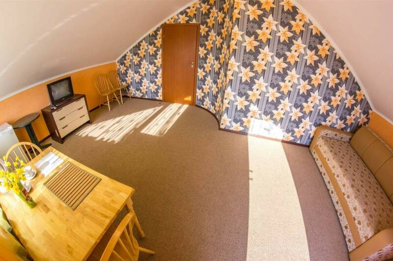 Двухкомнатный номер в мансарде