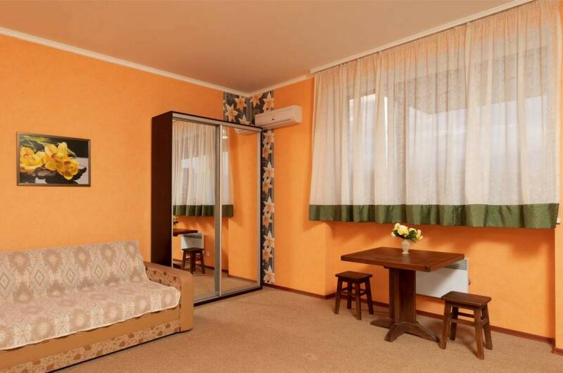 Семейный трехкомнатный номер (вид на море)