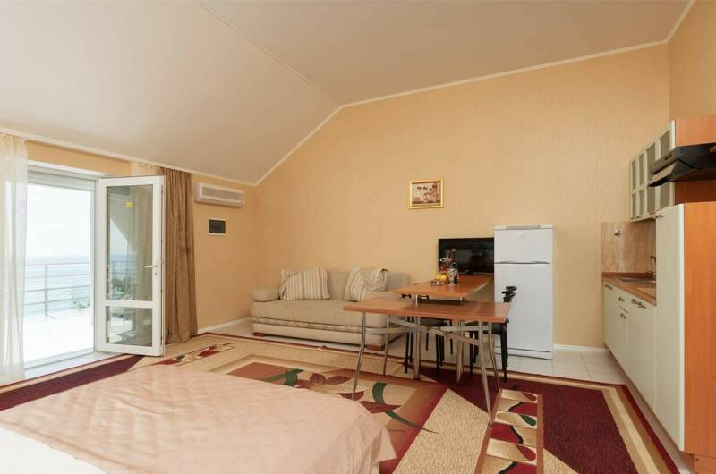 Апартаменты двухкомнатные (вид на море)