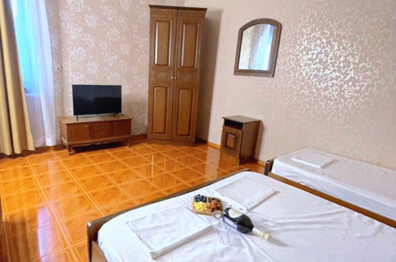 4-х местный Стандарт с ванной комнатой на 2 номера