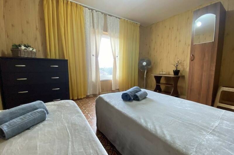 Двухместный Желтый «Эконом» с доп. местом